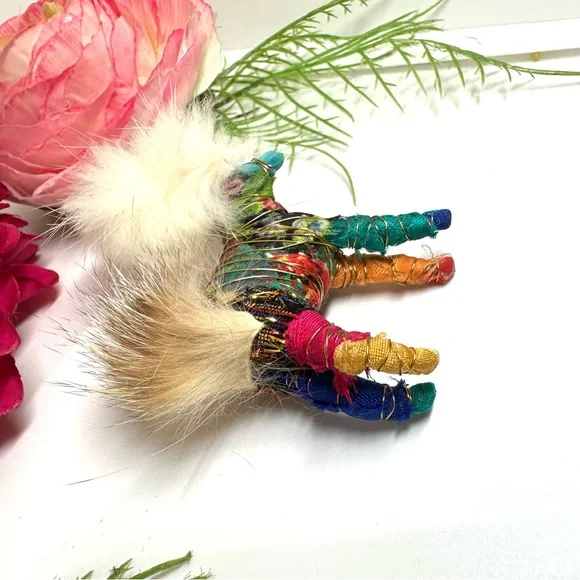 VINTAGE⚜️Handmade Patchwork Horse Pin With Real Fur - Picture 2 of 6